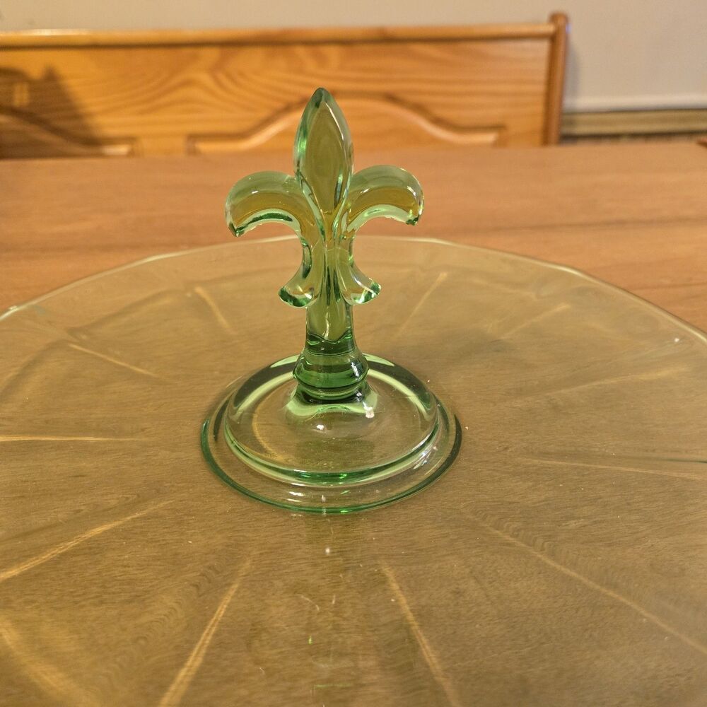 Vintage Fostoria Green Uranium Glass Serving Tray W/ Fleur De Lis Handle - Picture 5 of 6